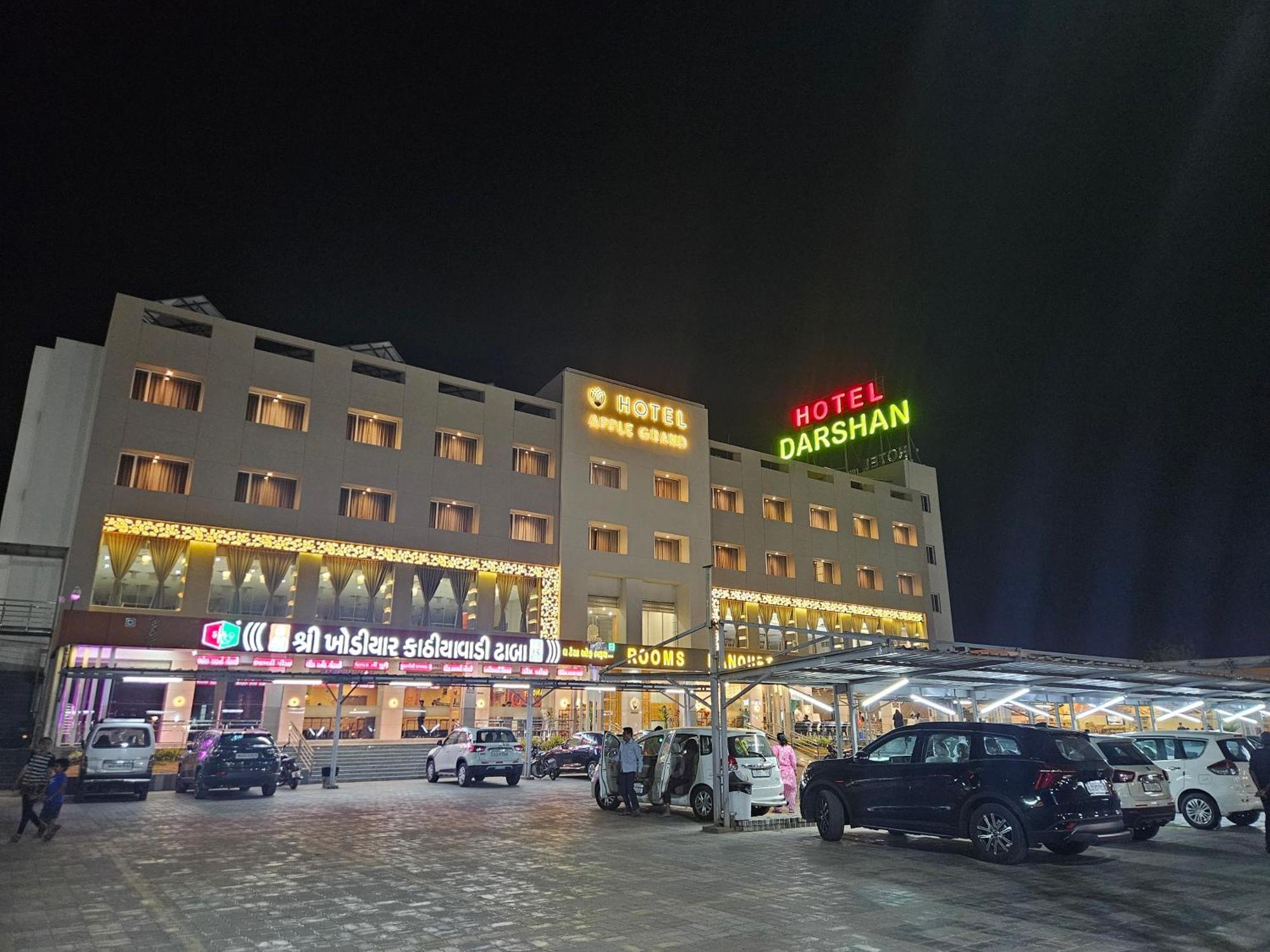 Hotel Grand Darshan Vadodara Buitenkant foto