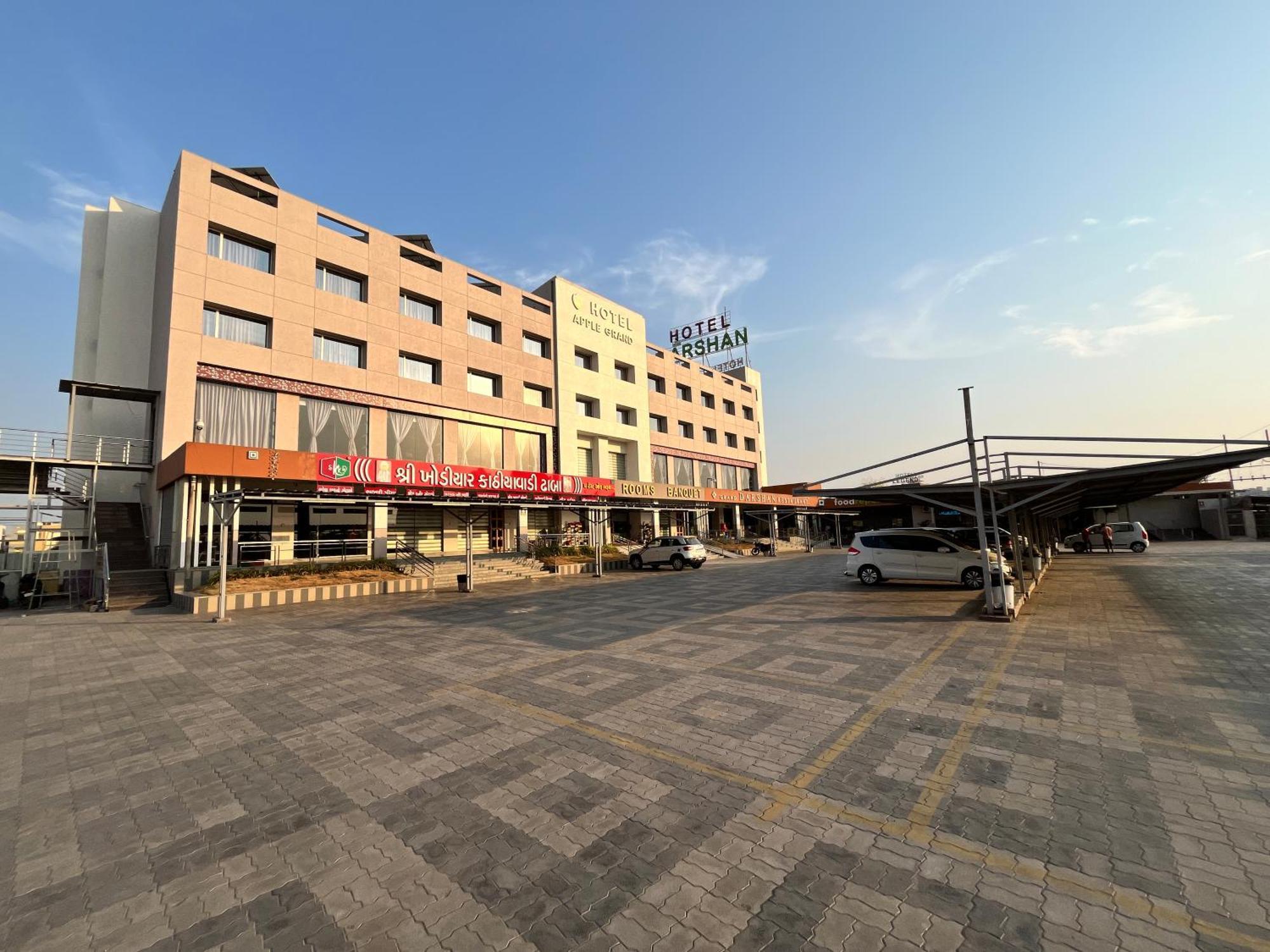 Hotel Grand Darshan Vadodara Buitenkant foto
