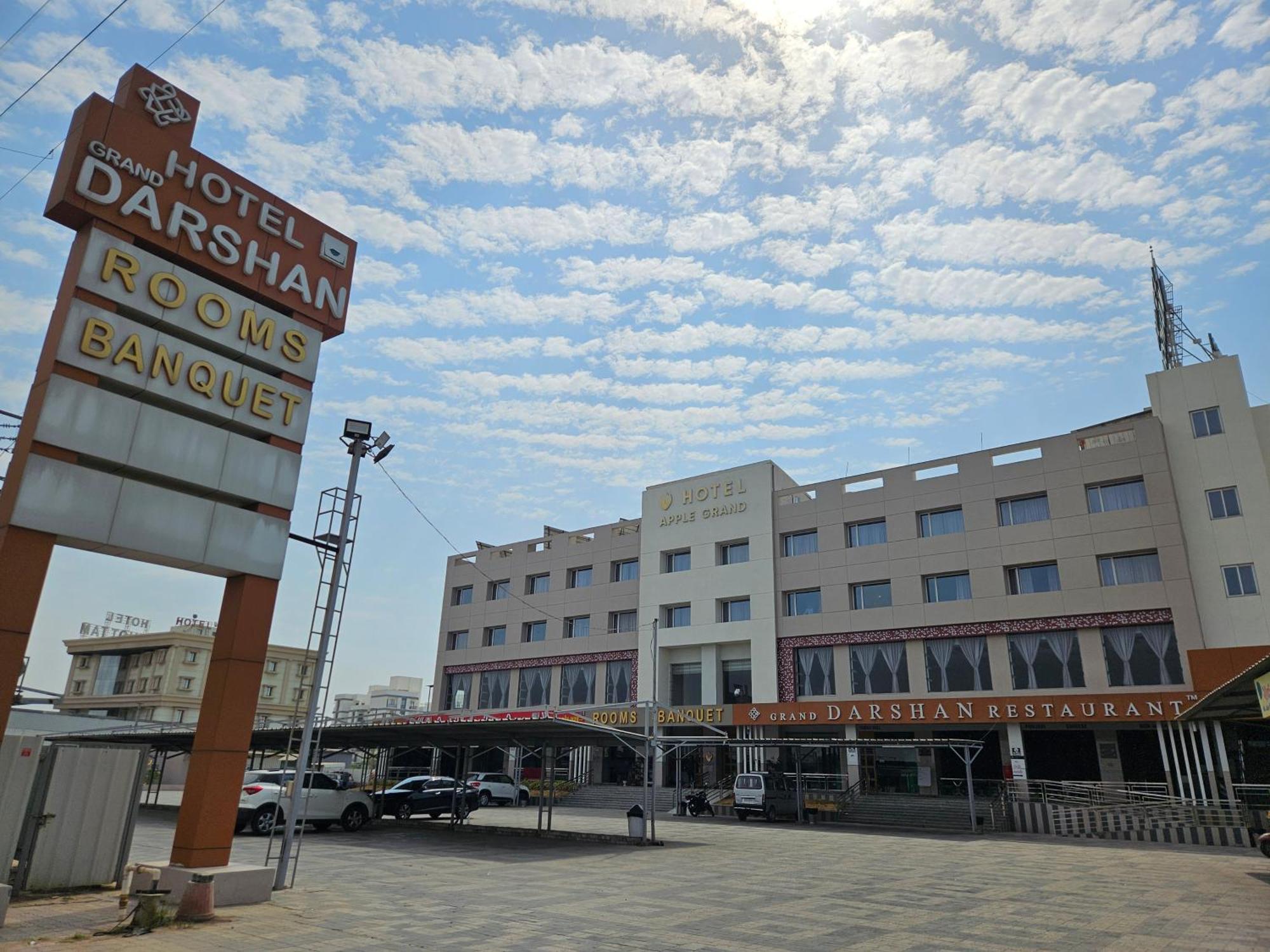 Hotel Grand Darshan Vadodara Buitenkant foto