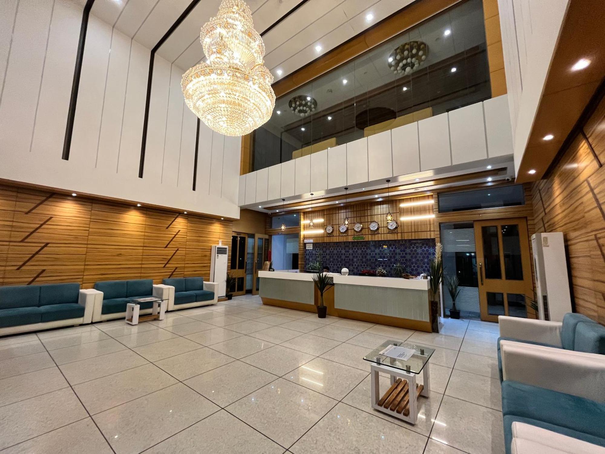 Hotel Grand Darshan Vadodara Buitenkant foto