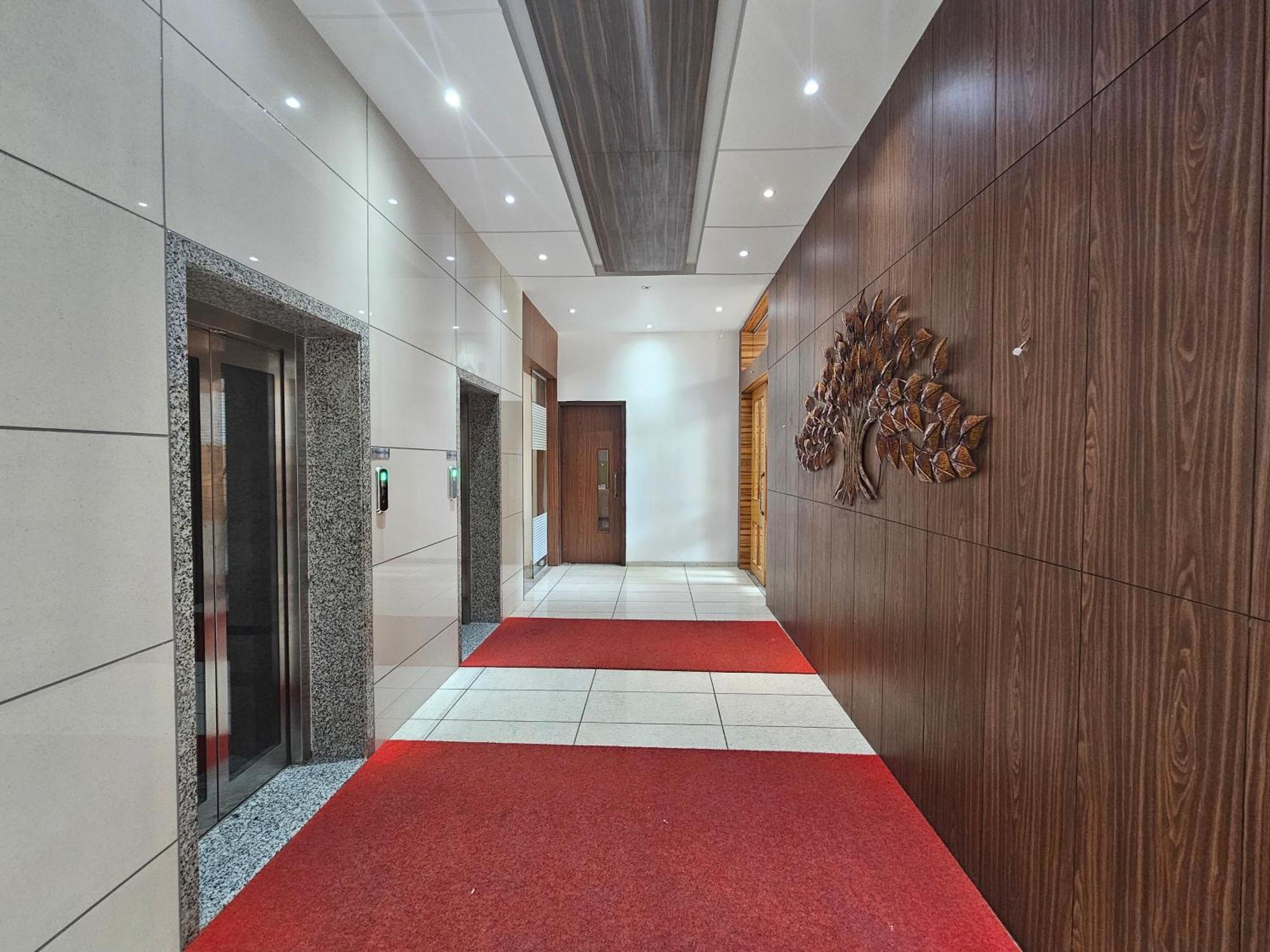 Hotel Grand Darshan Vadodara Buitenkant foto