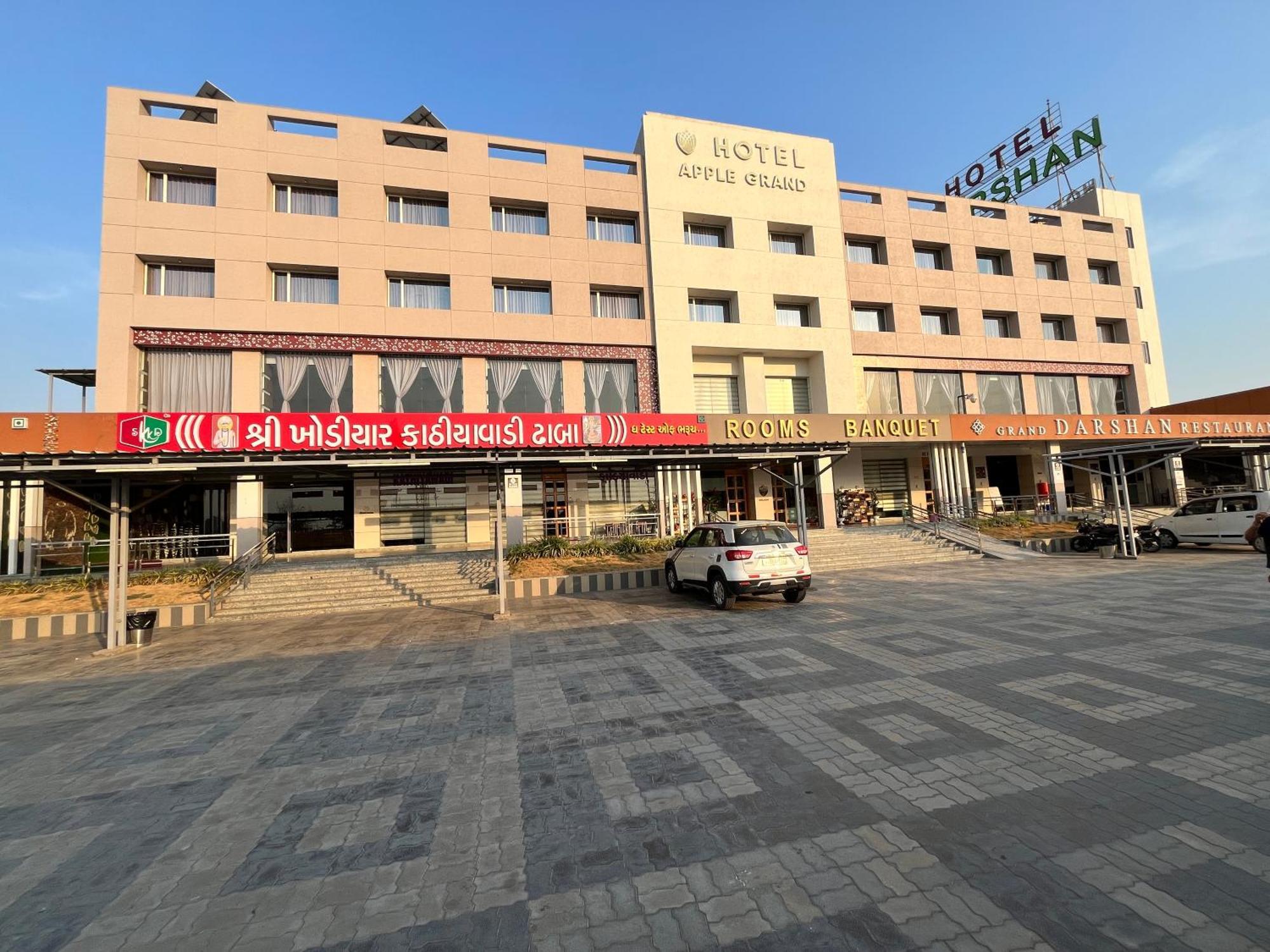 Hotel Grand Darshan Vadodara Buitenkant foto